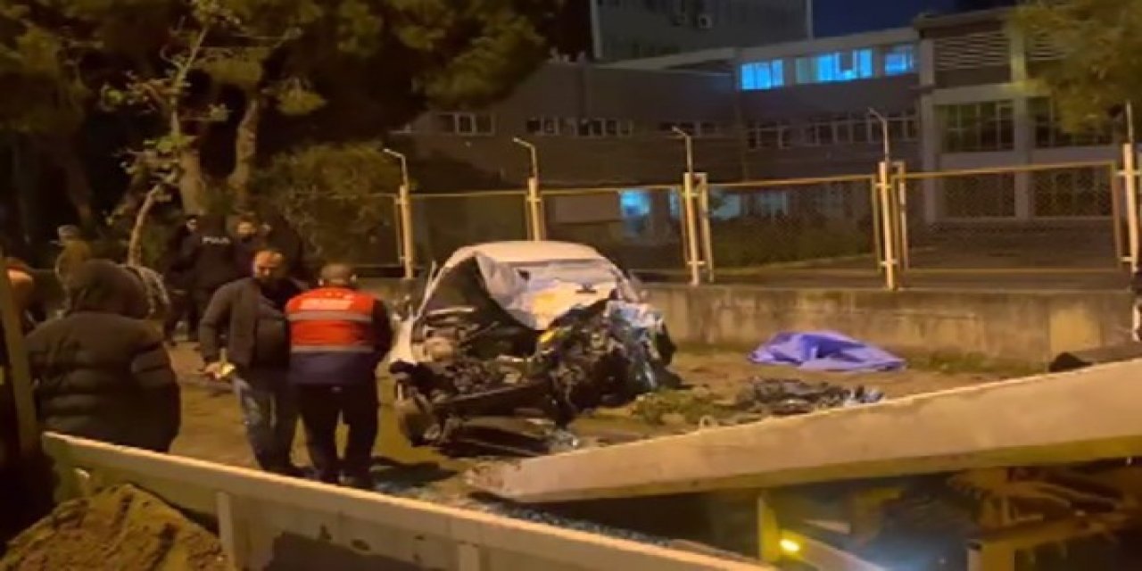 İzmir’de belediye otobüsü ile otomobil kafa kafaya çarpıştı: 1 ölü, 2 yaralı