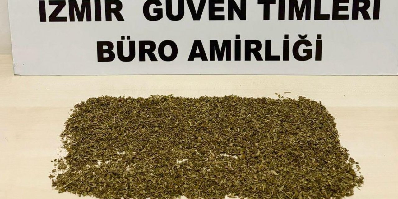 İzmir’de sokak arasında uyuşturucu ticaretine polis baskını