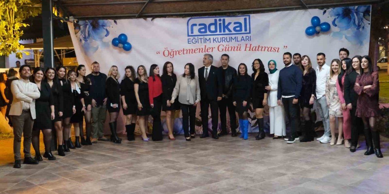 Radikal Eğitim Kurumlarında Öğretmenler Günü coşkusu