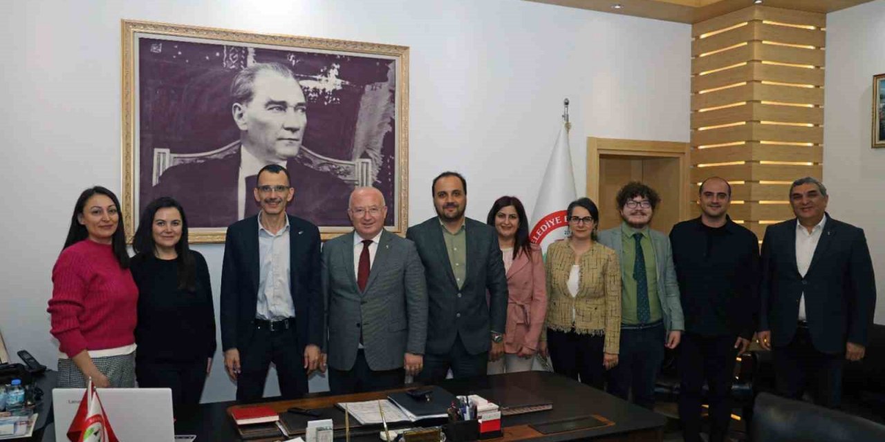 Menteşe Belediyesinden Tıp öğrencilerine tiyatro eğitimi