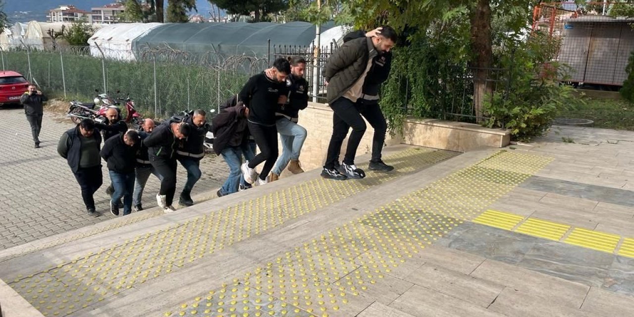 İzmir’de eğlence mekanındaki silahlı kavgayla ilgili tutuklu sayısı 8’e yükseldi