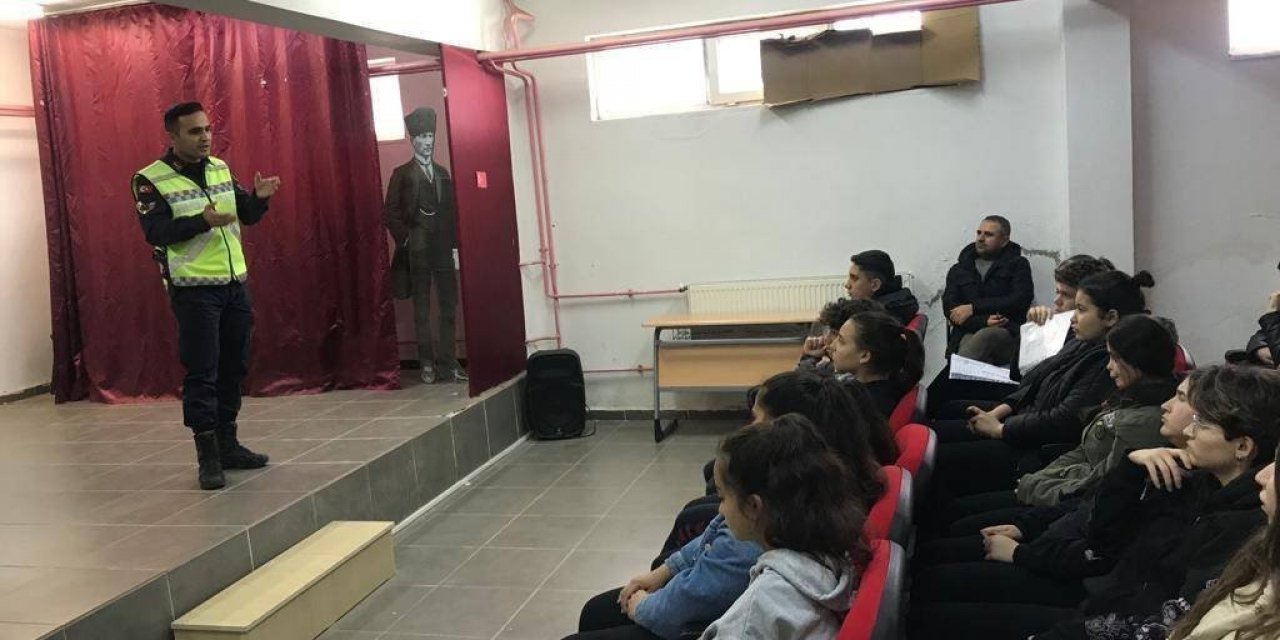 Aydın’da 35 öğrenci “trafik dedektifi” oldu