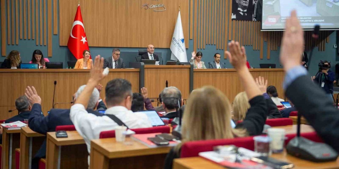 İzmir’de su baskını mağdurlarına nakdi yardım meclisten geçti