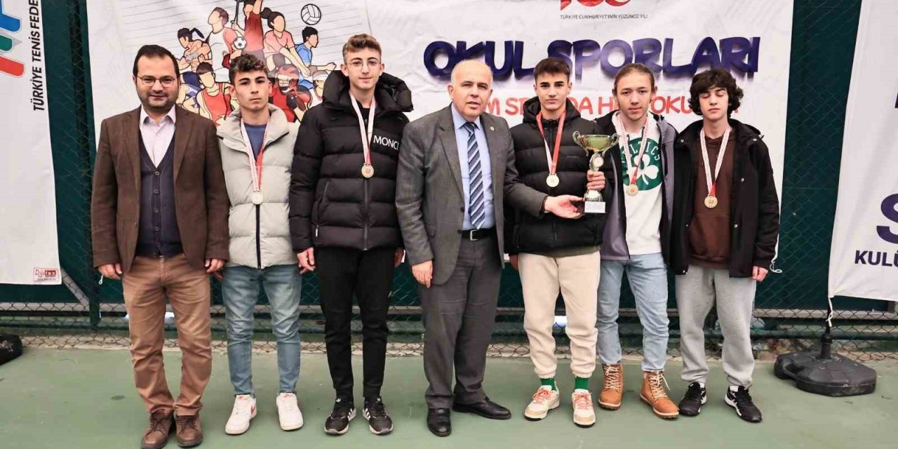 Şampiyon raketler belli oldu