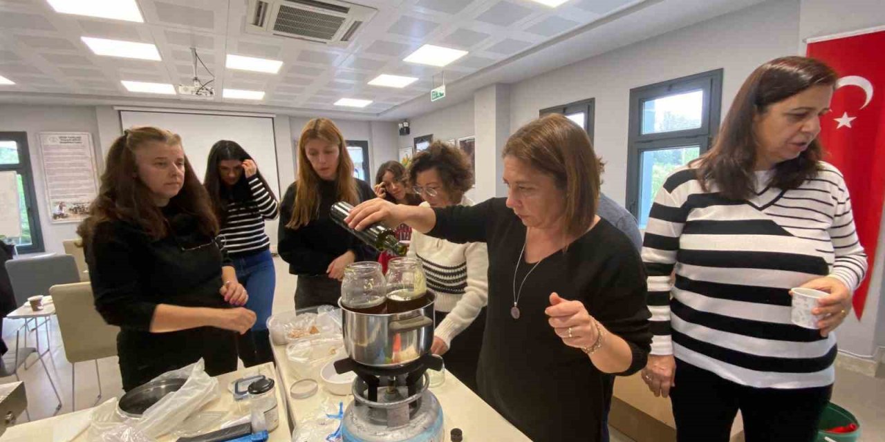 Meslek fabrikası eğitimlerinde sertifika heyecanı