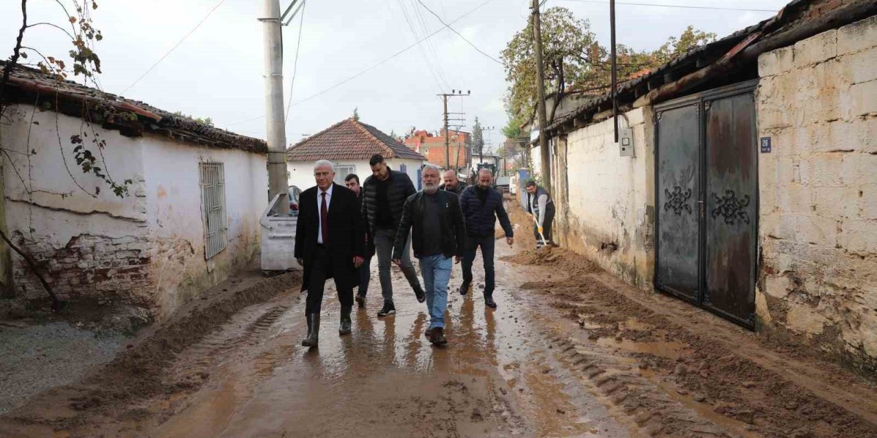 Başkan Atay sel mağduru vatandaşlarla buluştu