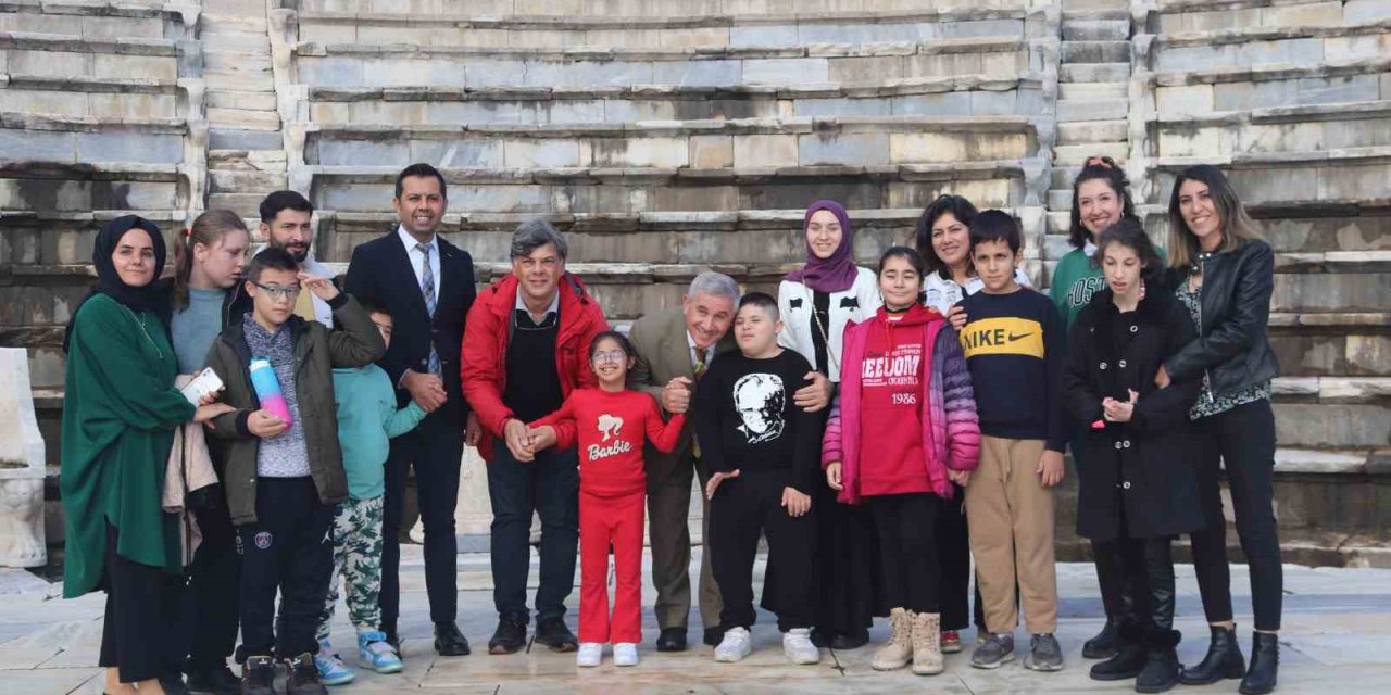 ‘Metropolis’te Zaman Yolculuğu’ projesi ile hem eğleniyor hem öğreniyorlar