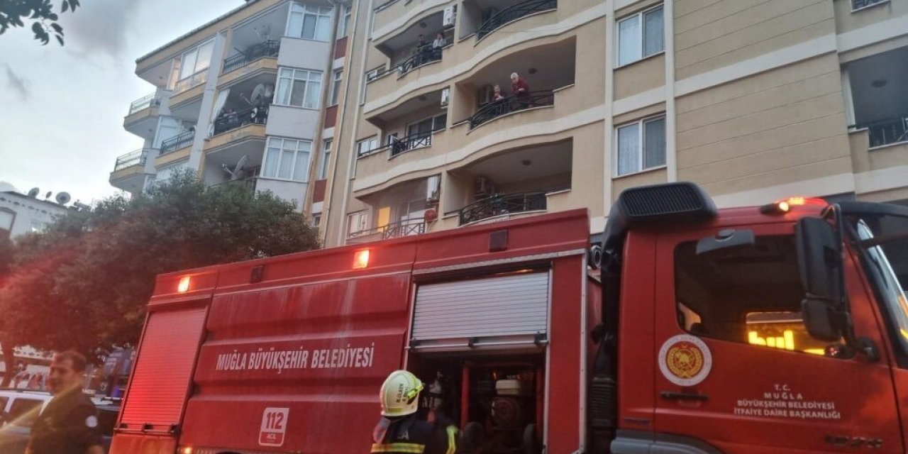 Ocakta unutulan tava evi yakıyordu