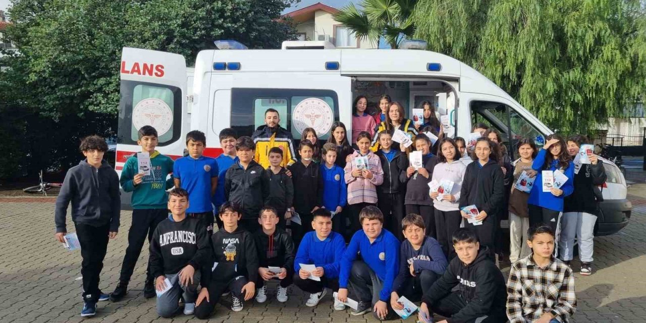 Köyceğiz Yunus Emre Ortaokulu’nda ‘Acil Sağlık Hizmetleri’ tanıtıldı