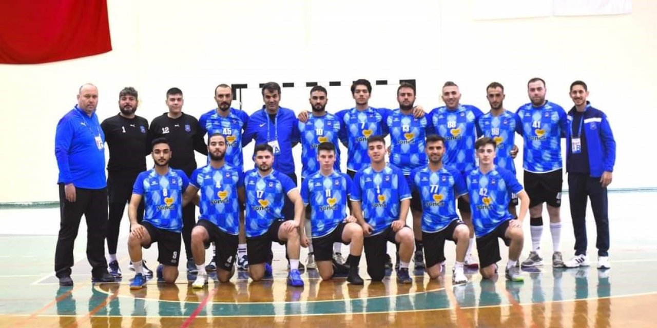Yunusemre Belediyespor devreyi play off umuduyla bitirdi