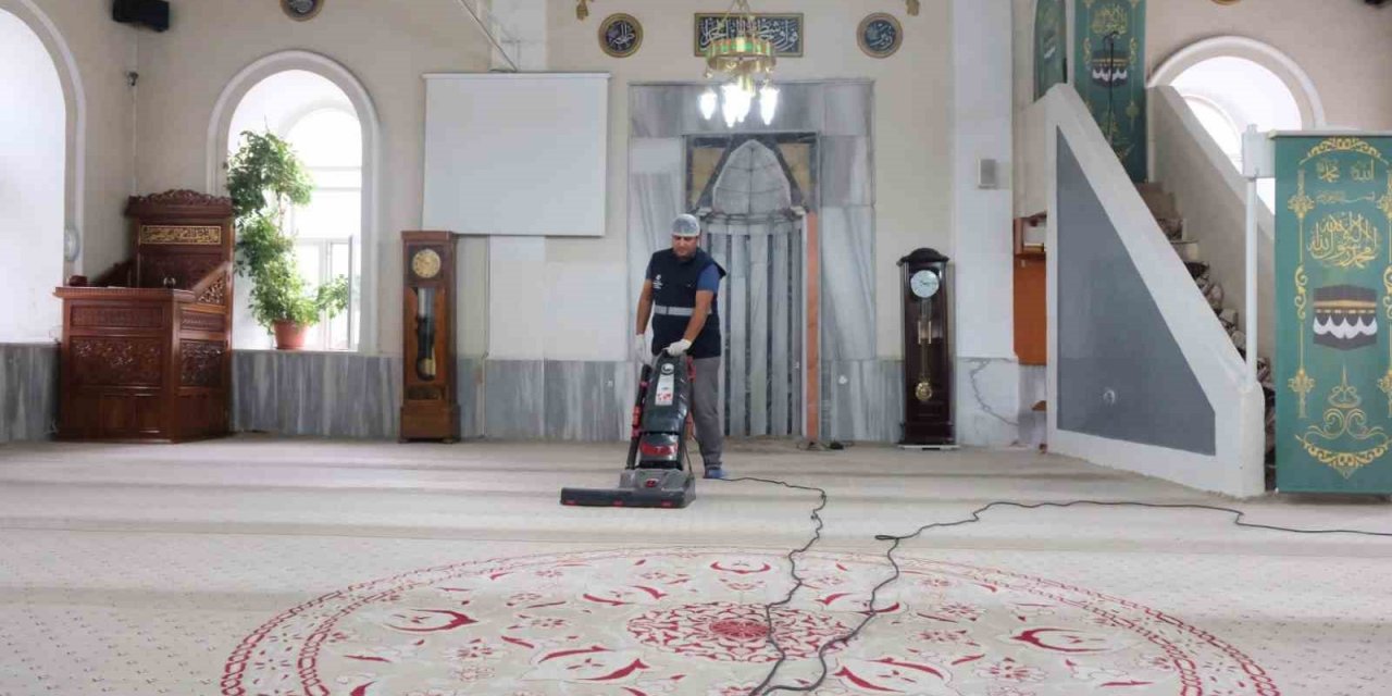 Büyükşehir’den ibadethanelerde temizlik