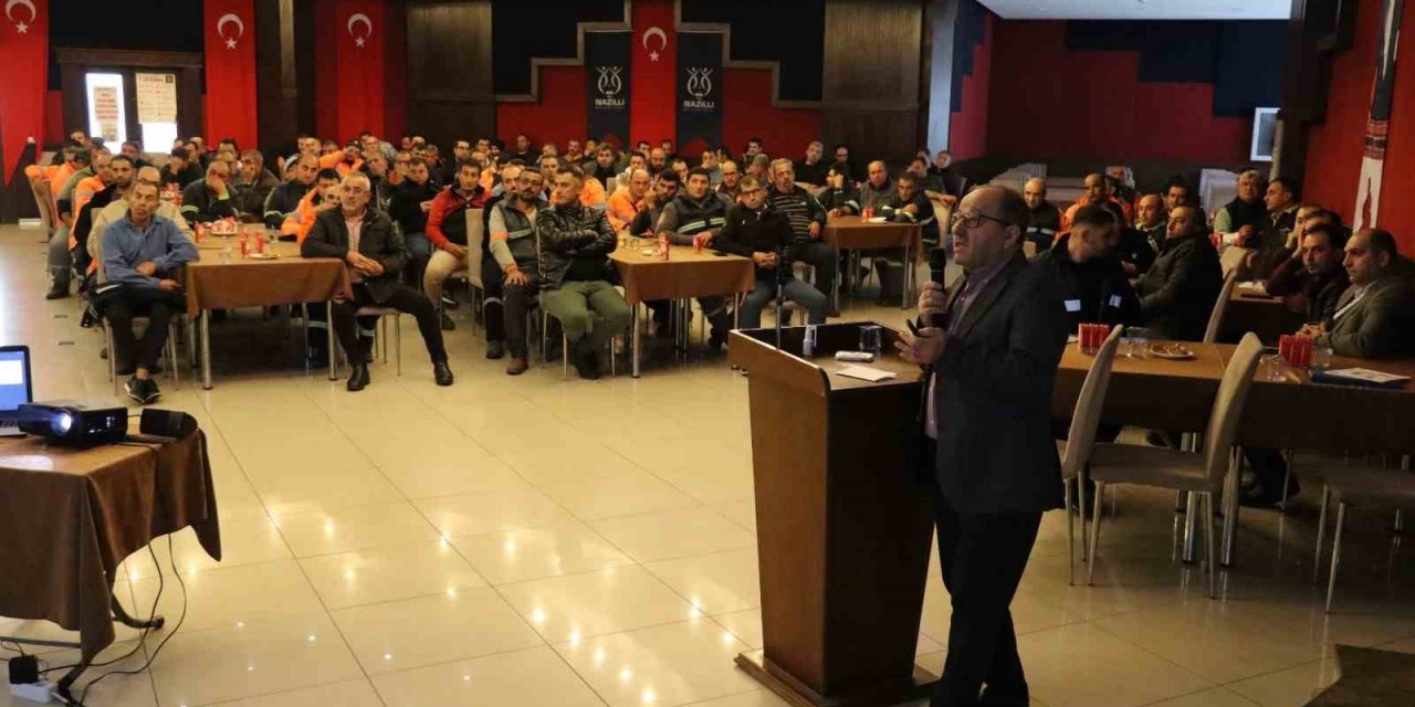 Nazilli Belediyesi Temizlik İşleri personeline iş sağlığı ve güvenliği eğitimi verildi