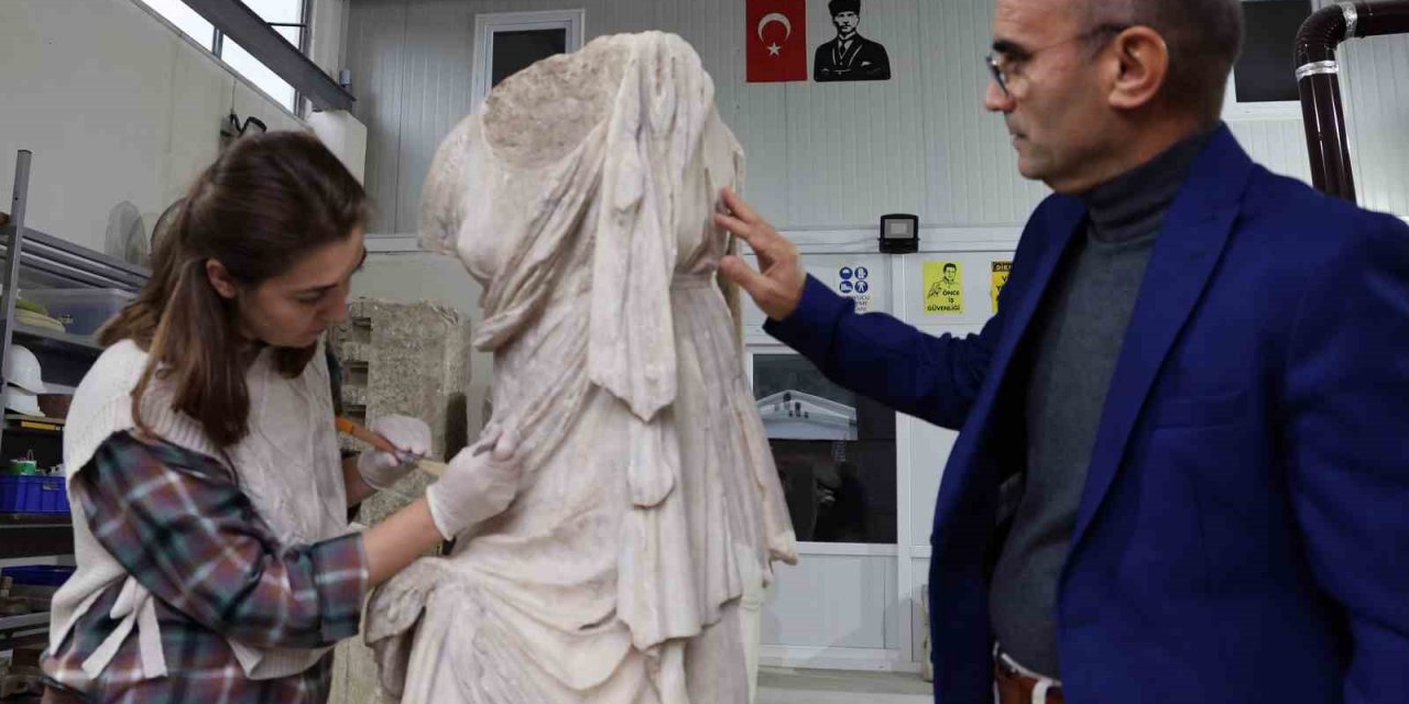 İlham Perisi heykeli sergilenmeye hazır