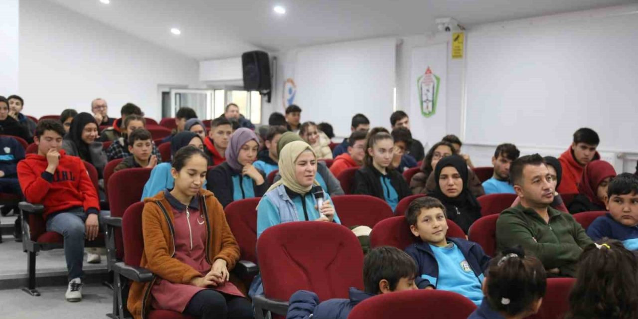 Çameli Belediye Başkanı Cengiz Arslan gençlerin sorularına cevapladı