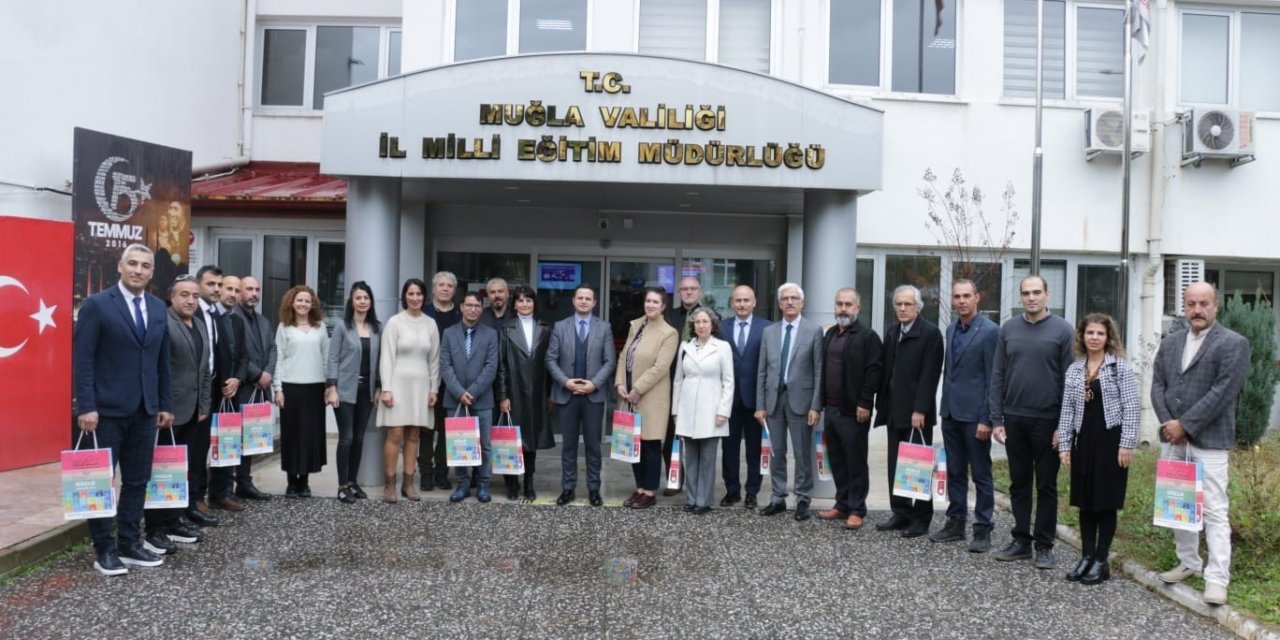 Muğla’da öğretmenler, lise öğrencilerine ders kitapları ve öğretim materyalleri hazırlıyor