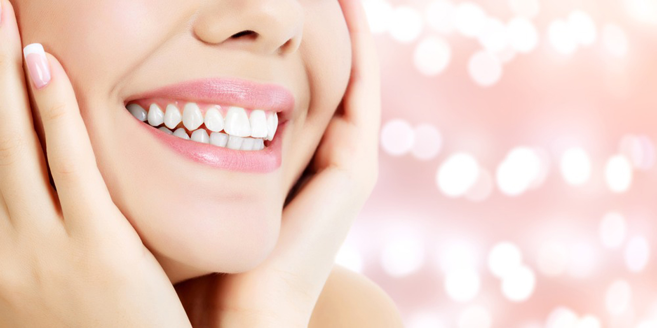 Diş beyazlatma ile çarpıcı gülümseme