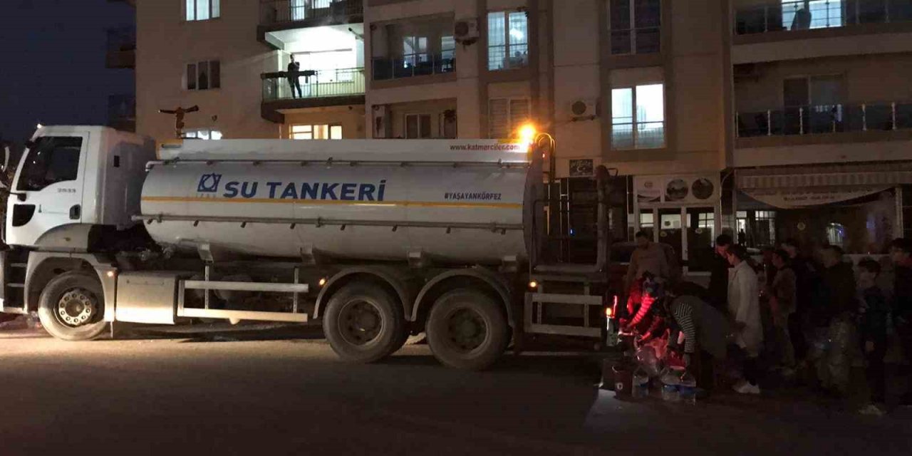 İzmir’in o ilçesinde 3 gündür su çilesi: Tankerler önünde kuyruk