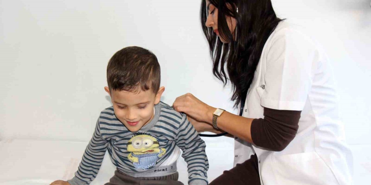 Çocukların sağlıklı gelişimi için ergenlik dönemine kadar gözetim önemli