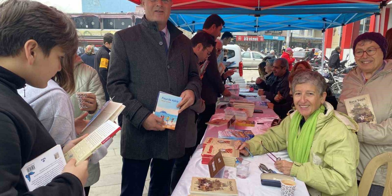 Kitap okumaya özendirmek için yürüdüler