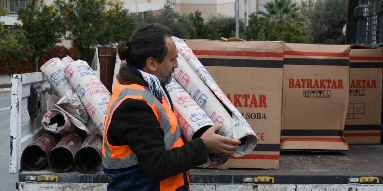 Kuşadası Belediyesi’nden soba yardımı