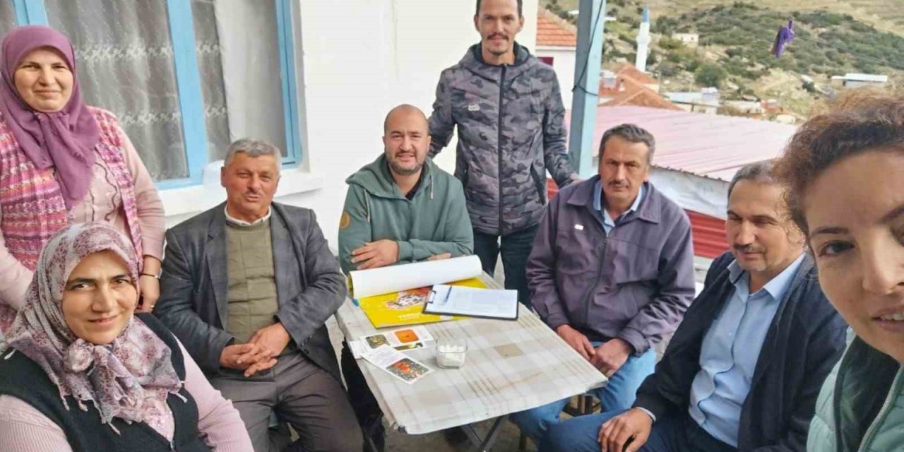 Aydın’da üreticiler gal arısı ve Akdeniz sineğine karşı bilgilendiriliyor