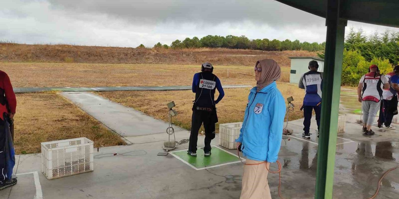 Denizli’nin ilk lisanlı atıcılık hakemi 19 yıldır ulusal müsabakaları yönetiyor