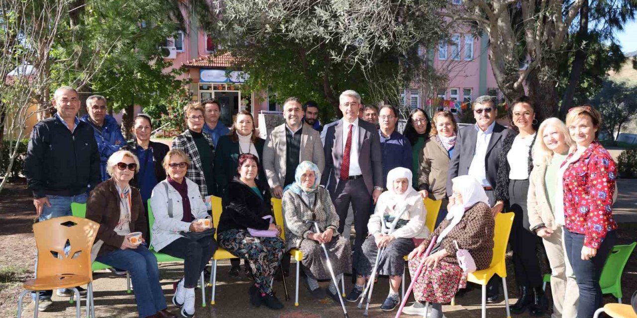 Başkan Oktay, Hisarönü Mahallesi’nde vatandaşlarla bir araya geldi