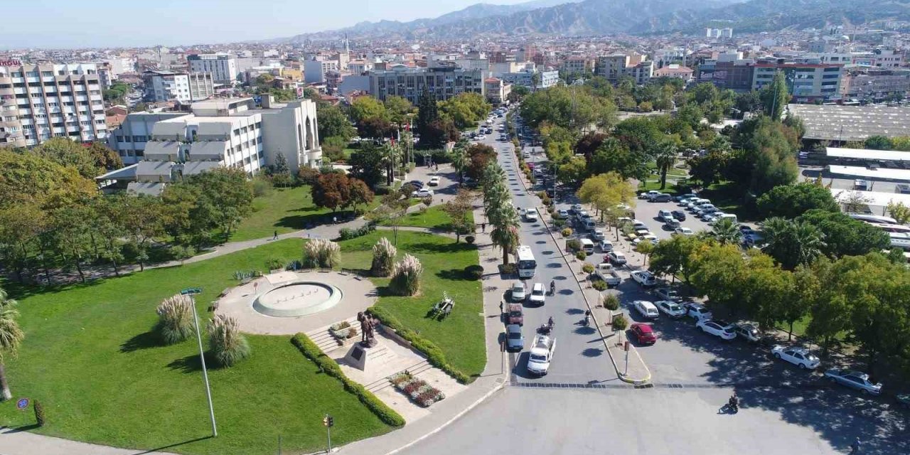 Salihli’de 43 yıllık hat değişiyor, saniyede 250 litre su gelecek