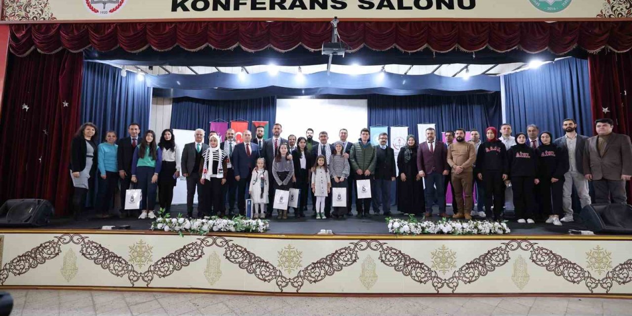 Manisa’da “Kalbimdeki İyilik Filistin” adlı şiir yarışması düzenlendi