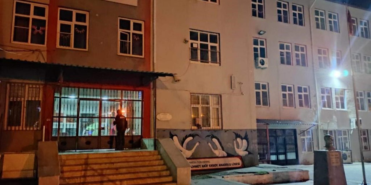 Manisa Emniyetinden okul bahçelerine gece kontrolü