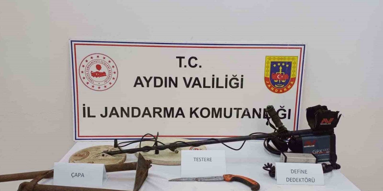 Tarihi eser ararken suçüstü yakalandı