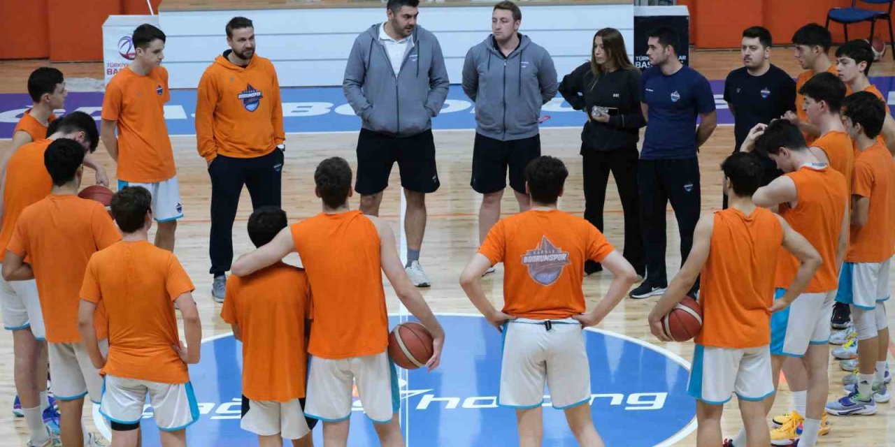 Çağdaş Bodrum’un gençleri galibiyete hazırlanıyor