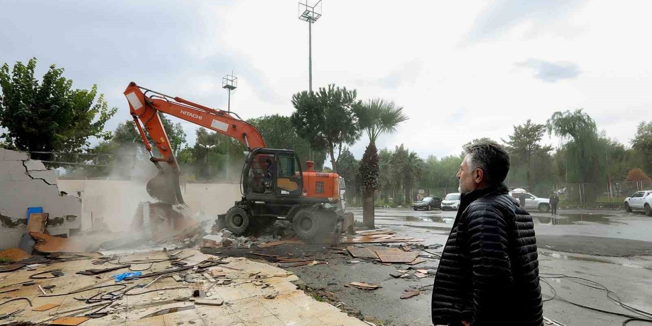 İlk kepçeyi Başkan Sandal vurdu