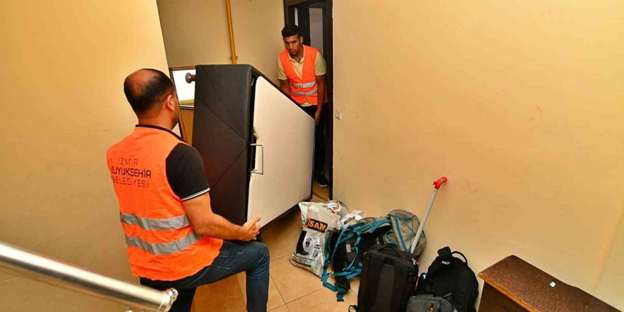 İzmir’de üniversite öğrencilerine nakliye desteği