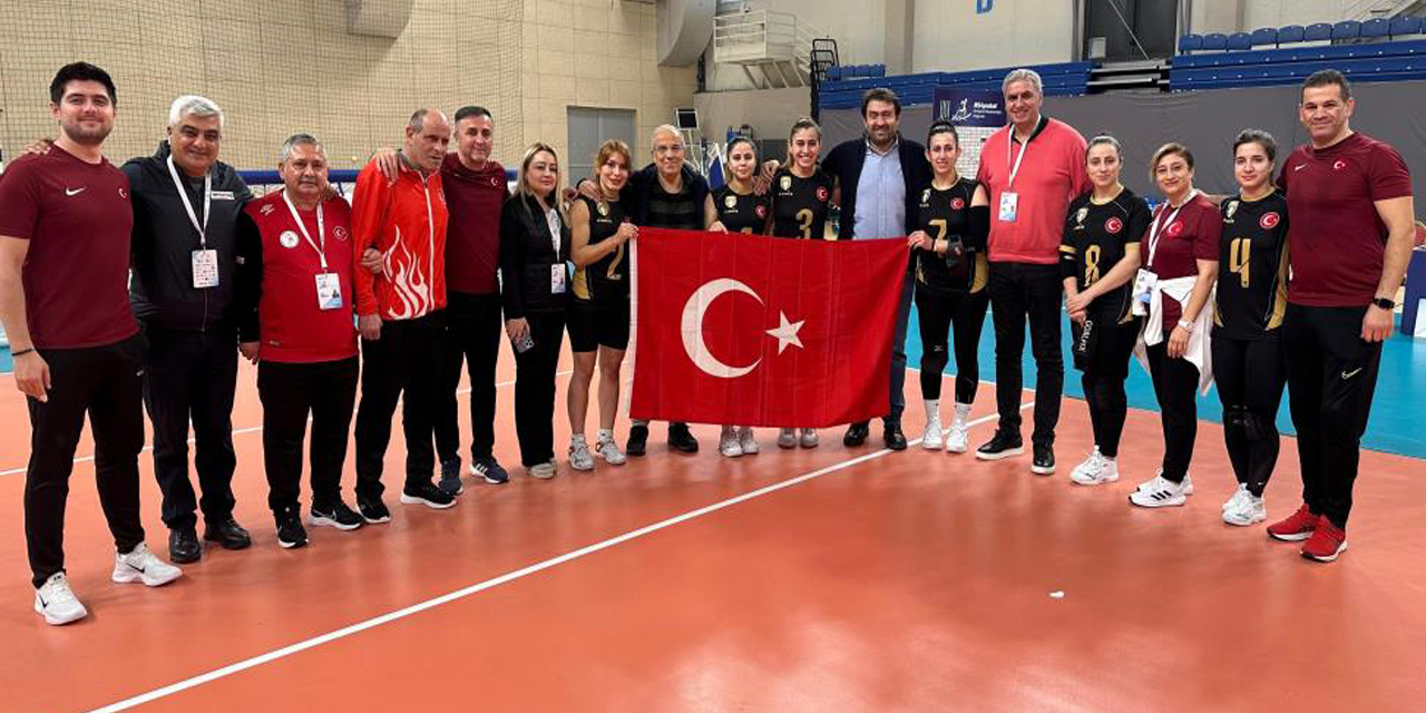 İsrail’i finalde devirerek 3. kez Avrupa şampiyonu olan Milli takım, ödülü Filistin’e armağan etti