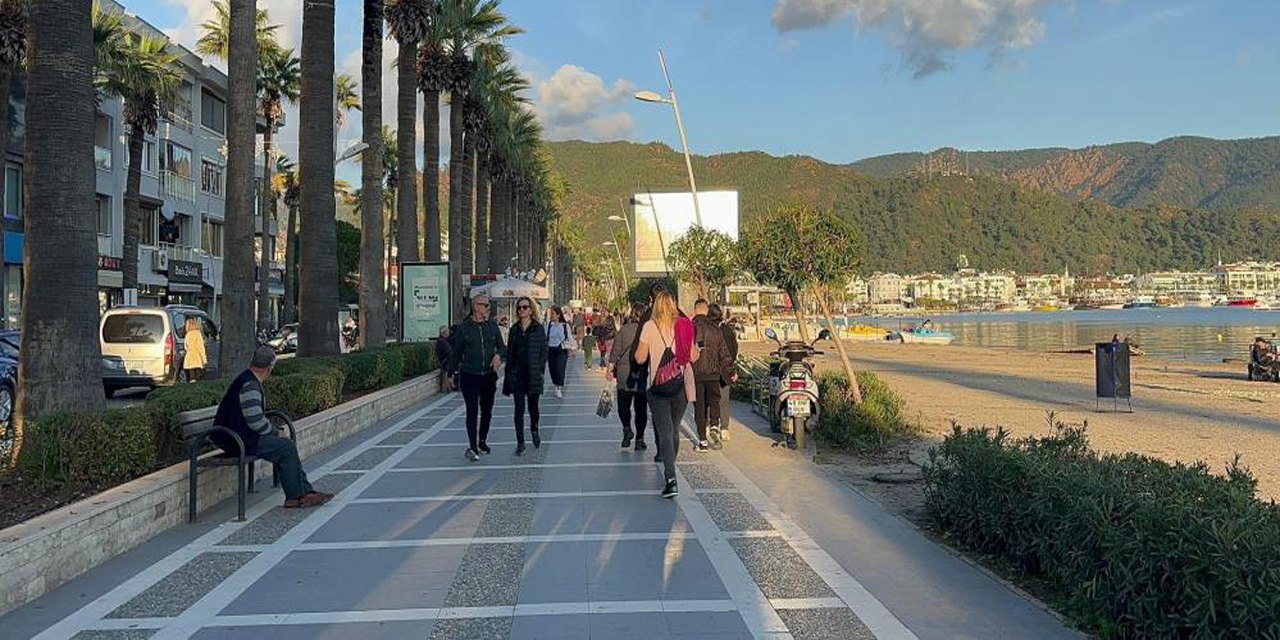 Güneşli havanın keyfini çıkardılar