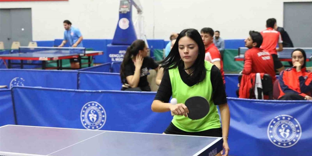 Aydın’da üniversiteli gençler şampiyonluk için ter döktü