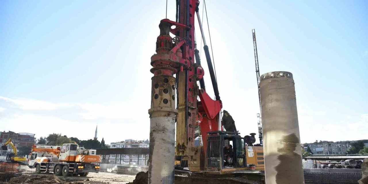 Menemen’de battı-çıktı projesi sürüyor: 250 fore kazık çakıldı