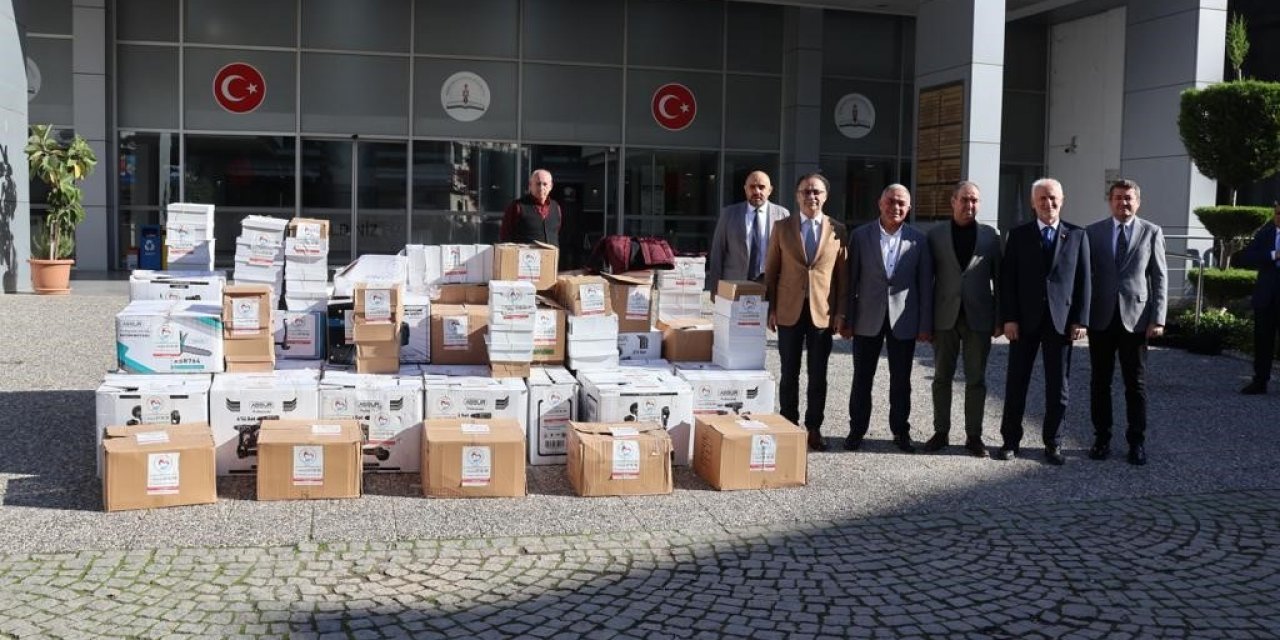 İzmir’de yetim öğrenciler için yardım paketi hazırlandı