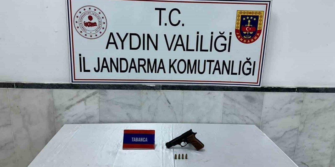 Kuyucak’taki evde ruhsatsız silah ele geçirildi