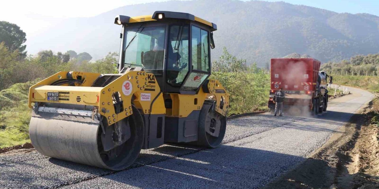 Efeler Belediyesi yol asfaltlama çalışmalarını sürdürüyor