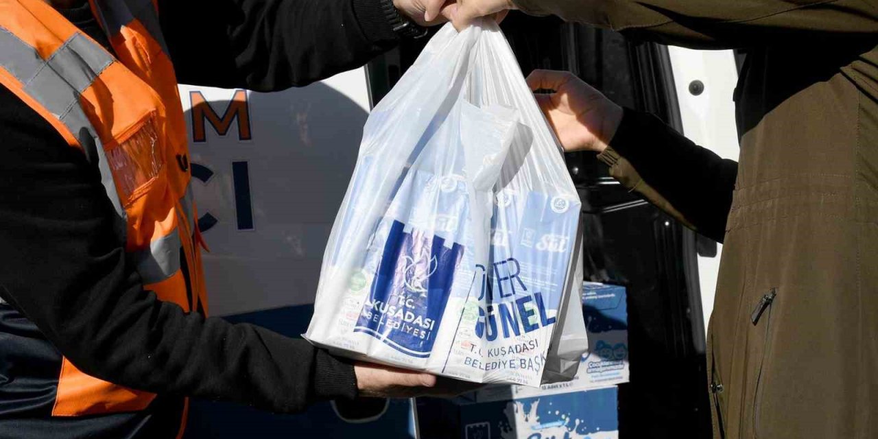 Kuşadası Belediyesi’nden çocuklara 10 ayda 80 bin litre süt desteği