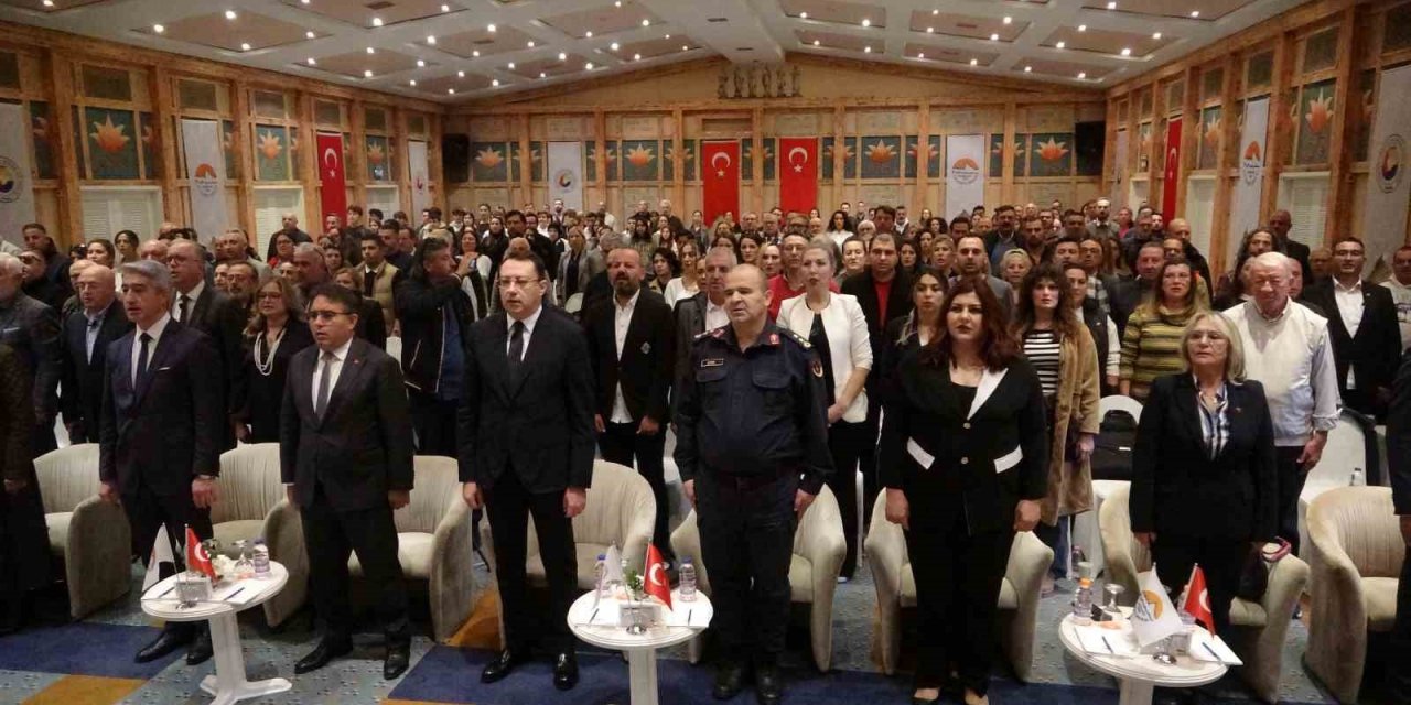 Marmaris’te ‘İklim krizi ve sürdürülebilir turizm ‘ konulu panel yapıldı