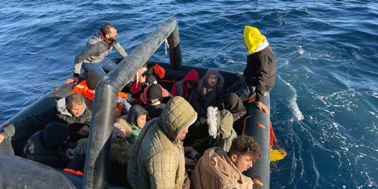 Datça’da 61 düzensiz göçmen kurtarıldı