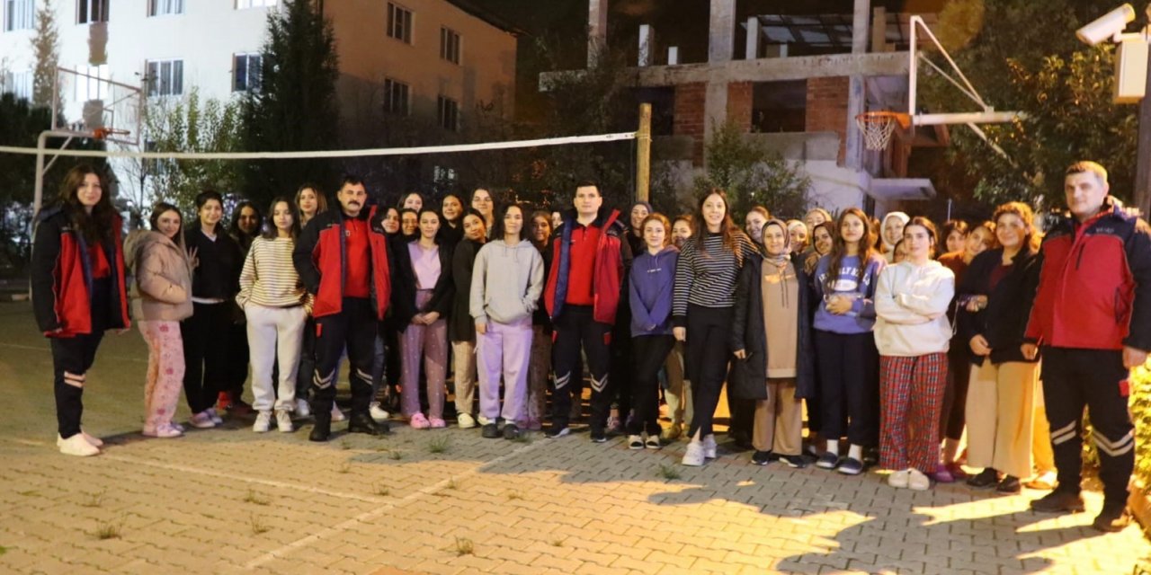 NAFAD ekipleri gençlere afet eğitimi vermeye devam ediyor