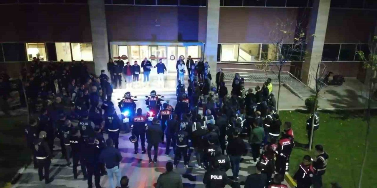 Manisa Emniyetinden yakalama kararı bulunan şahıslara operasyon: 46 gözaltı