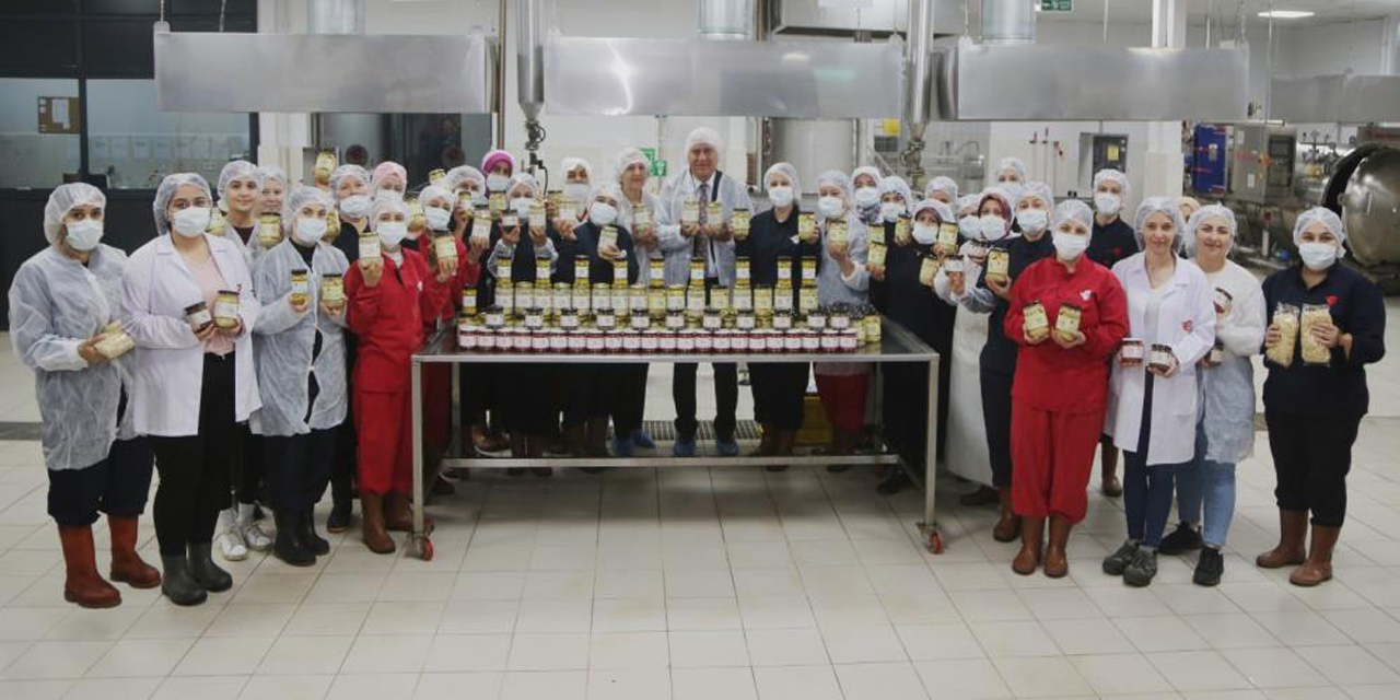 Efeler’in tarım ürünleri Efelerli kadınların ellerinde şekilleniyor