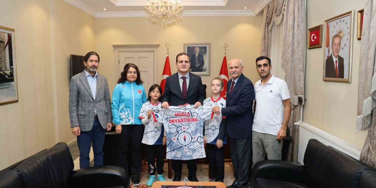 Muğla Oryantiring Spor Kulübü Vali Akbıyık’ı ziyaret etti