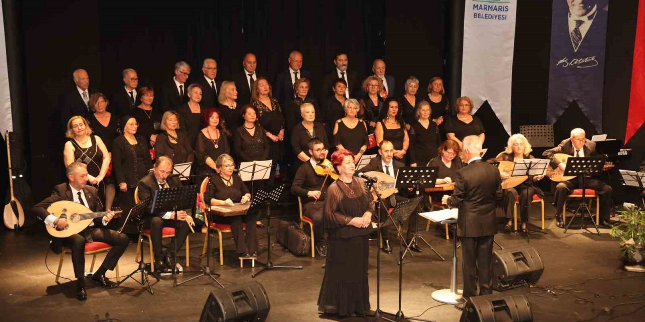 Marmaris’te Atatürk’ün sevdiği şarkılar seslendirildi