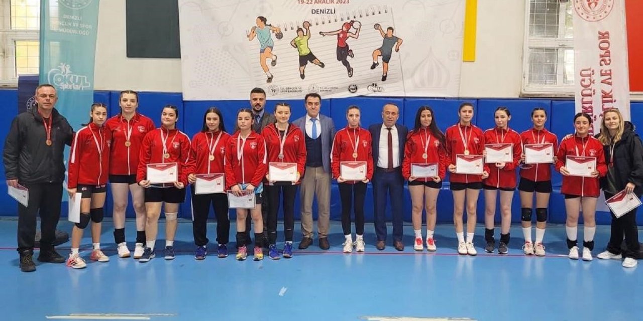 Okul sporları hentbolda yarı finalistler belli oldu